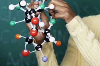 染色体异常不孕能在赣州市妇幼保健院做三代试管怀孩子吗？男人染色体有问题能做试管吗？